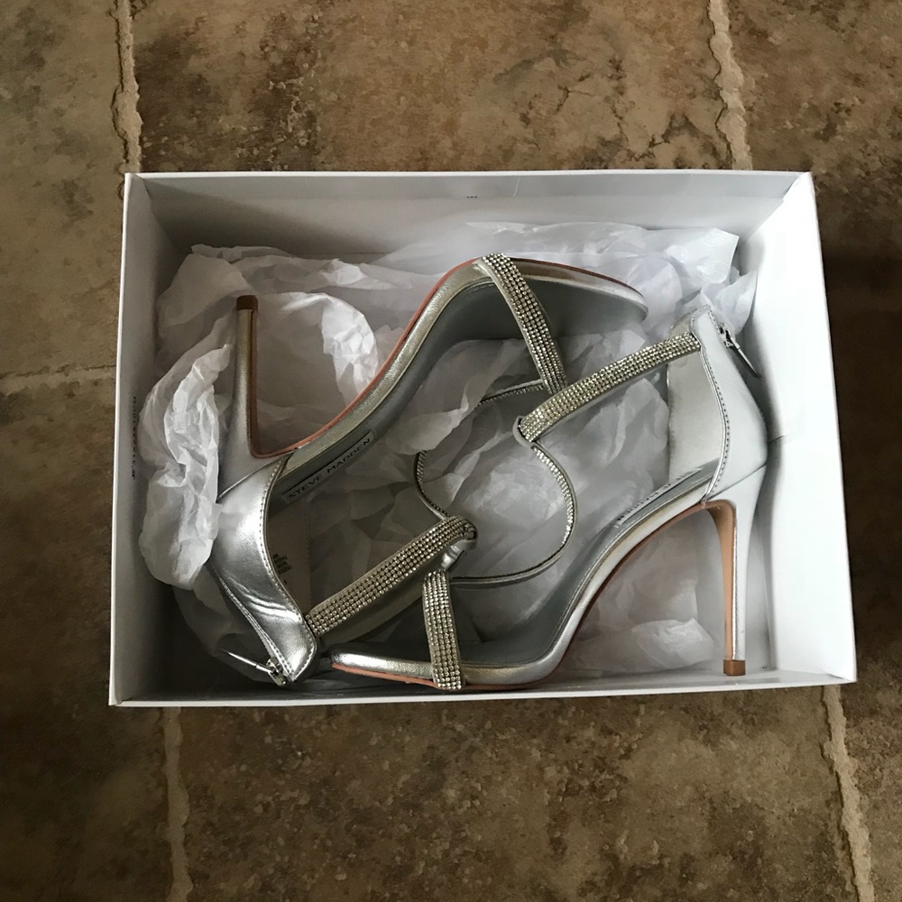 Steve Madden Silver Embellished Sandals